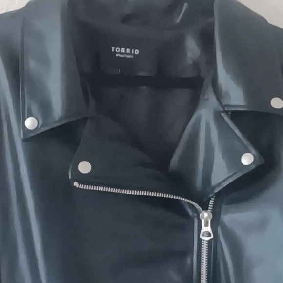 Torrid Asymmetrical Black Faux Leather Moto Jacket - Picture 4 of 12